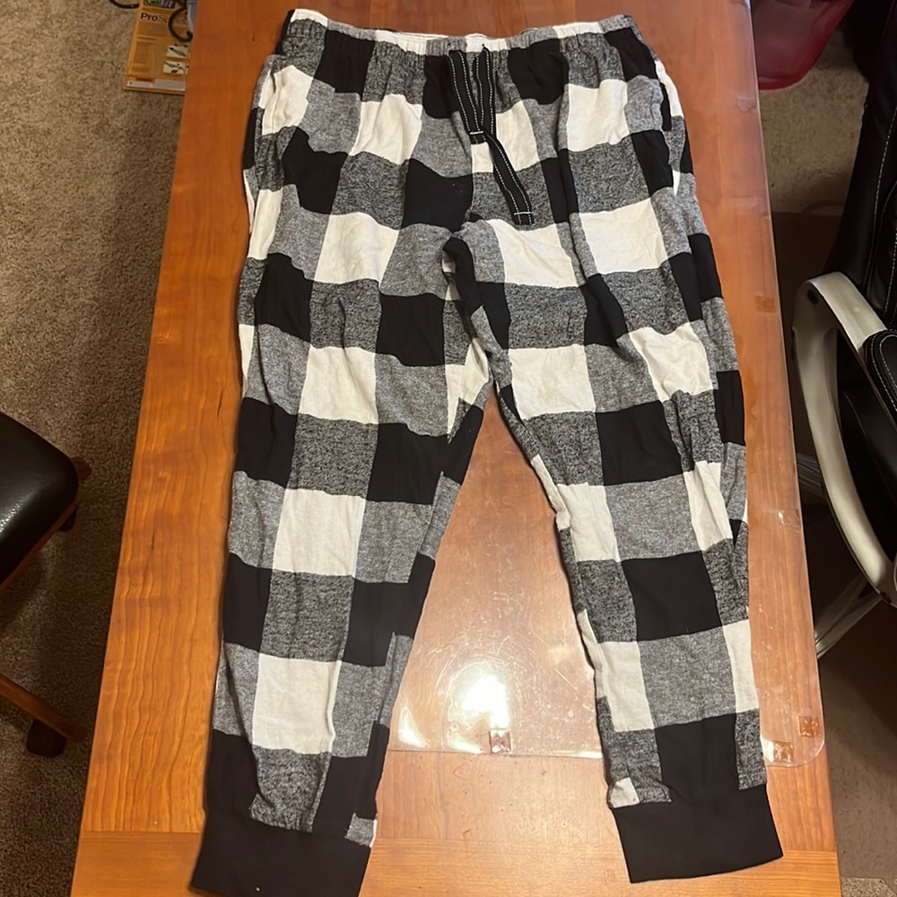 Old navy plaid sweat pants
